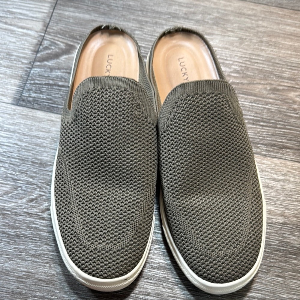 Lucky Brand green Loafers Slip-On Comfort shoes woman’s size 9